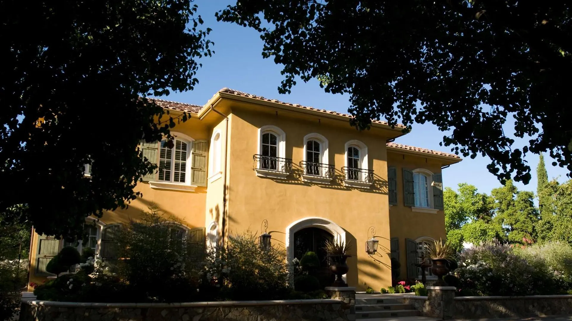Villa Arden Hills Sacramento Bed & Breakfast