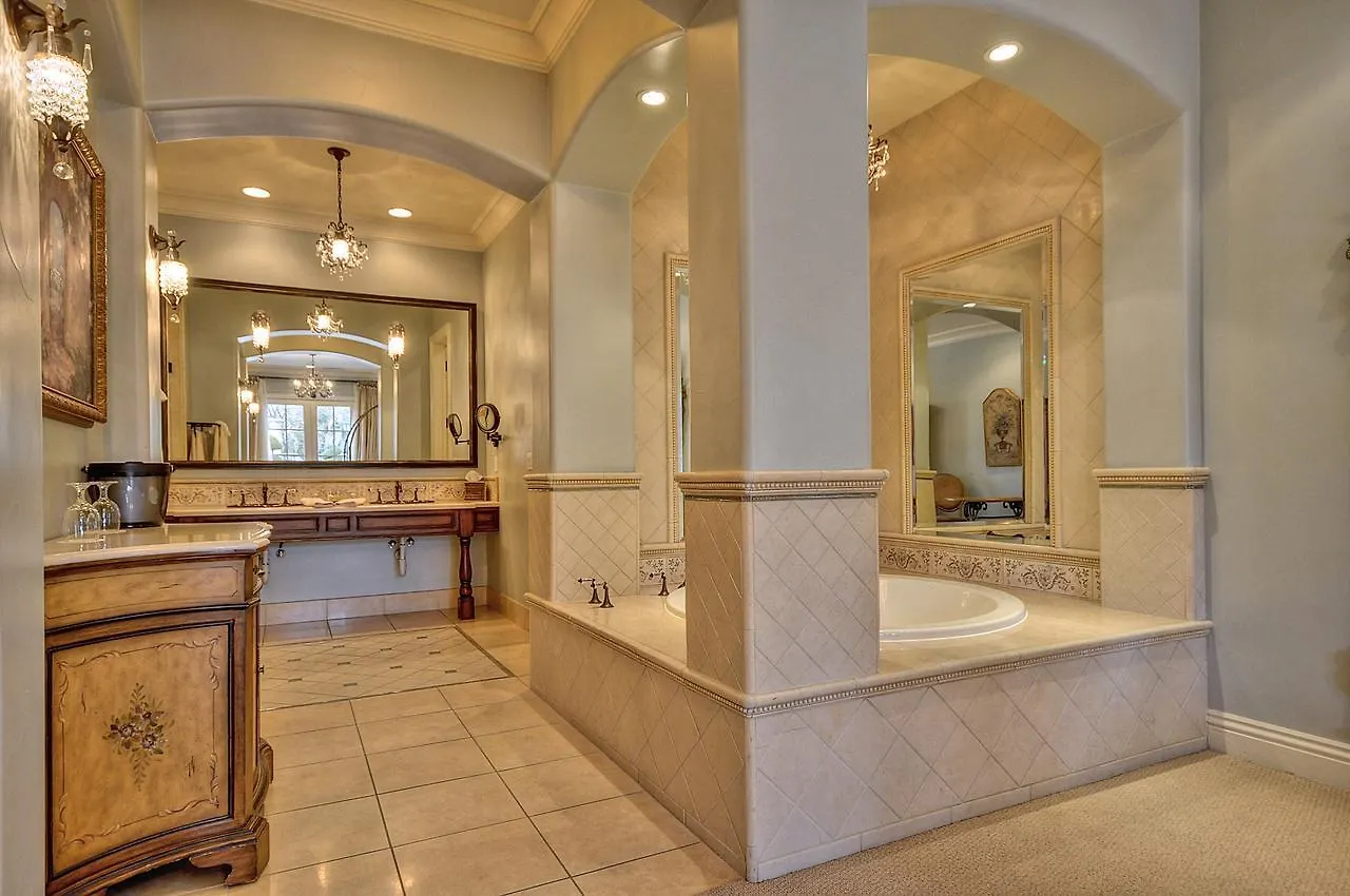 Villa Arden Hills Sacramento Bed & Breakfast